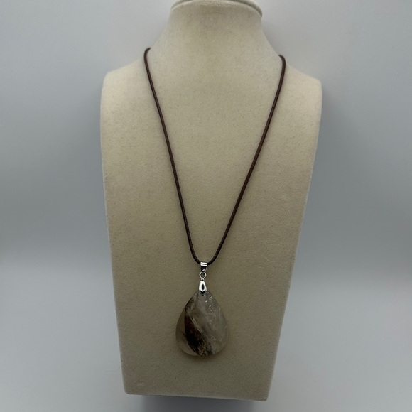 Garden Quartz Pendant Necklace - Picture 9 of 9